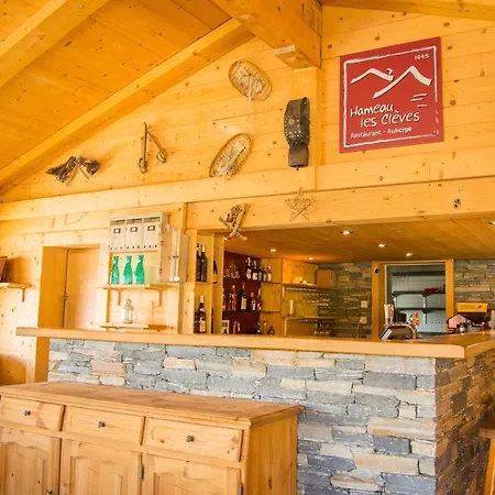 Hotel Hameau Les Cleves